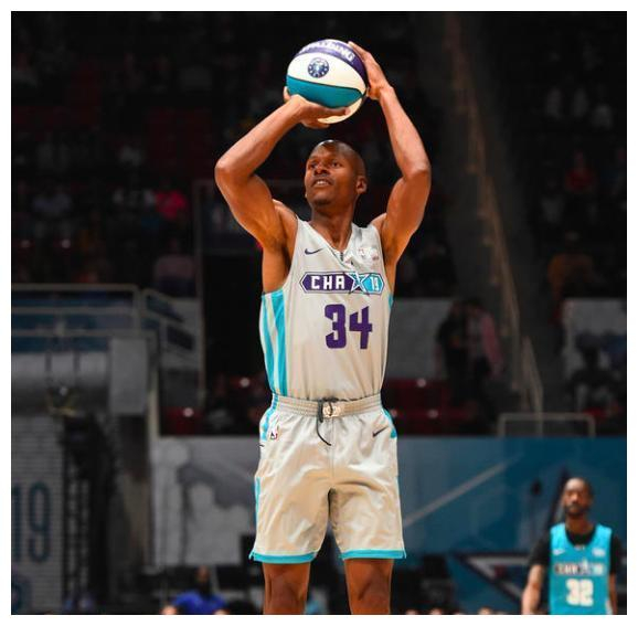 lol皮肤购买-包含斯图加特训练开放日,今晨主帅复盘引欢呼,NBA总决赛在即,纪律约束更严格的词条