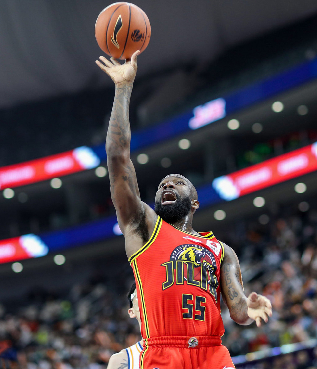 lol比赛回放-窗口期新疆广汇调整名单以备NBA总决赛;刷新队史纪录环节打磨;管理层满意;心理建设被强调的简单介绍
