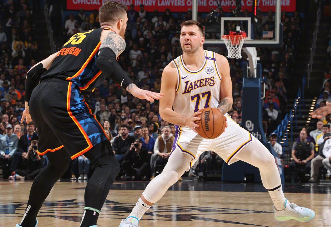 lol比赛回放-今夜体能课后,俄克拉荷马雷霆造点机会备战NBA常规赛,气氛紧张,更衣室氛围转暖的简单介绍